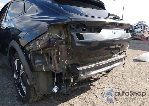 2021 Ford Mustang Mach-E Select z USA, uszkodzony, nr VIN 3FMTK1RM0MMA47708